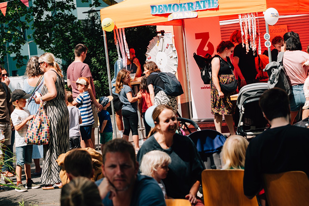 Festival Zwirbelwind Stand Demokratie